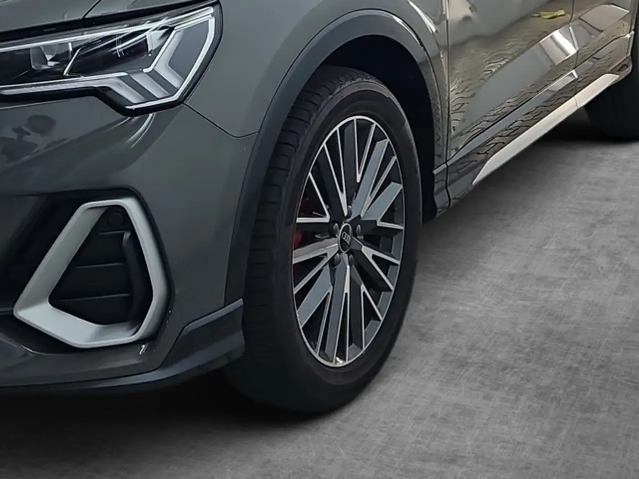 Audi Q3 Sportback S line LED ACC KAMERA PANO NAVI VIRTU... — Vehicle gallery 5