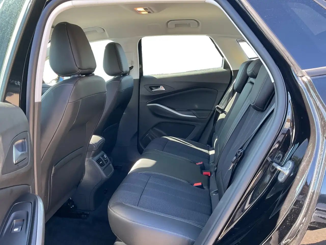 Opel Grandland 1.2 Enjoy Garantie!! Klima, CarPlay — Vehicle gallery 15