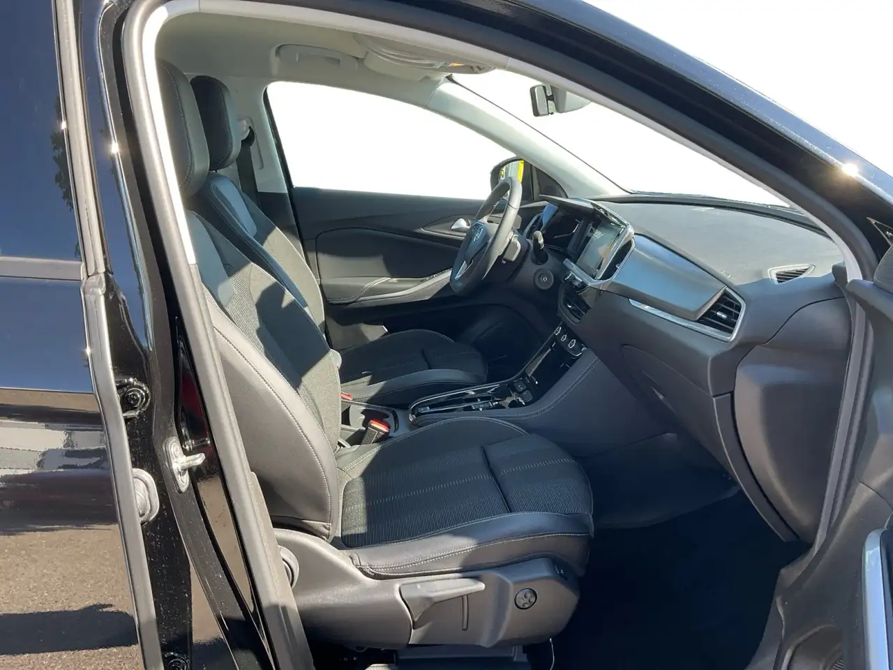 Opel Grandland 1.2 Enjoy Garantie!! Klima, CarPlay — Vehicle gallery 17