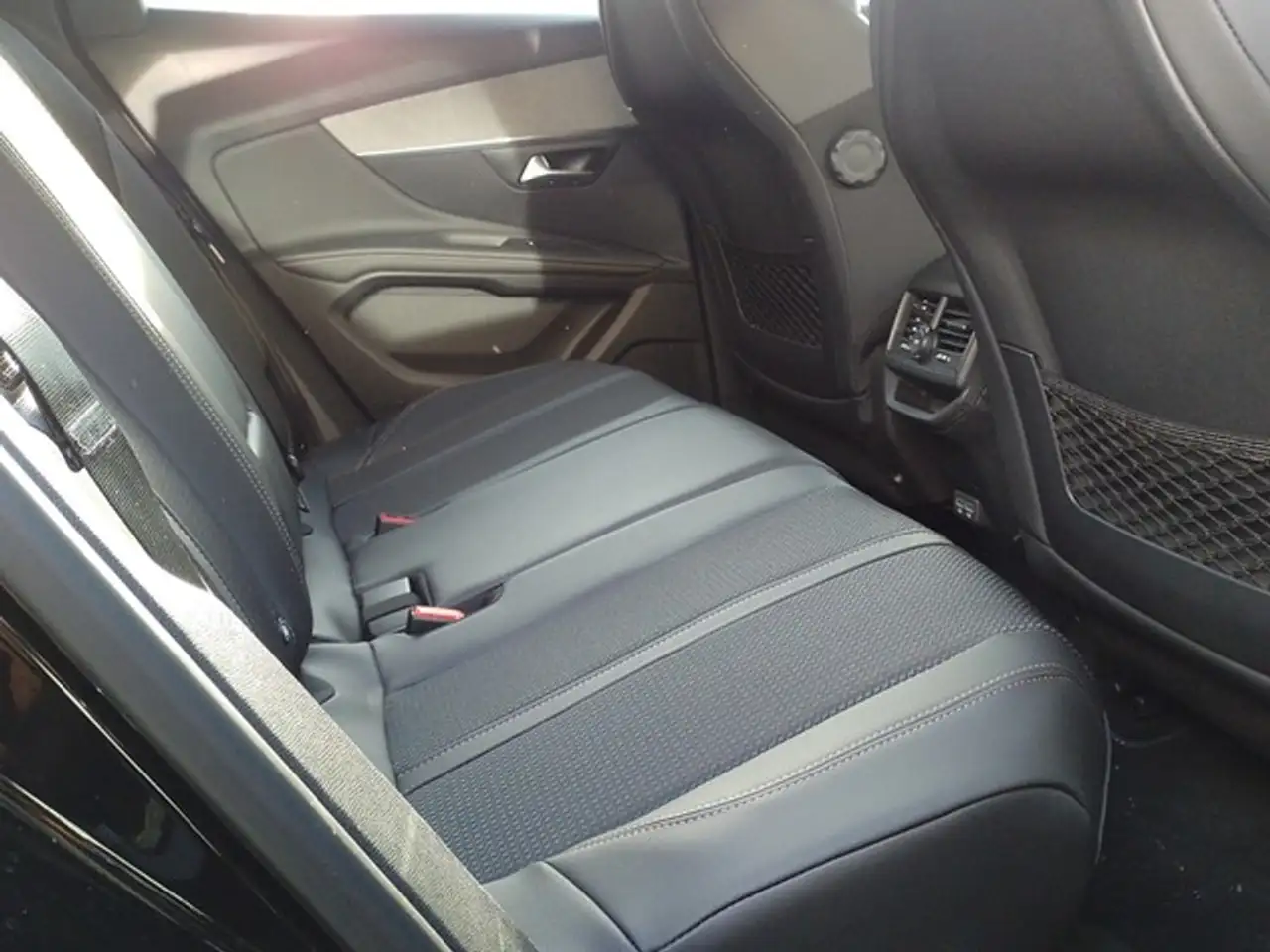 Peugeot 3008 (07.2016->) Hybrid 136 GT — Galería del vehículo 15