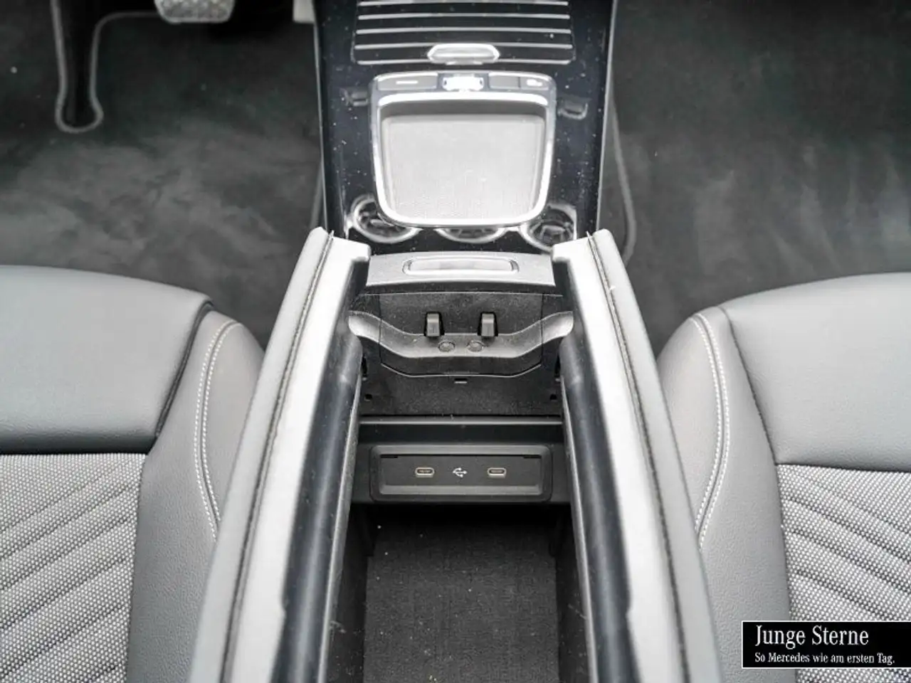 Mercedes-Benz A 180 LIMO PROG-ADV+ PANO+AMBIENTE+KAM+WINTER+KE — Vehicle gallery 12