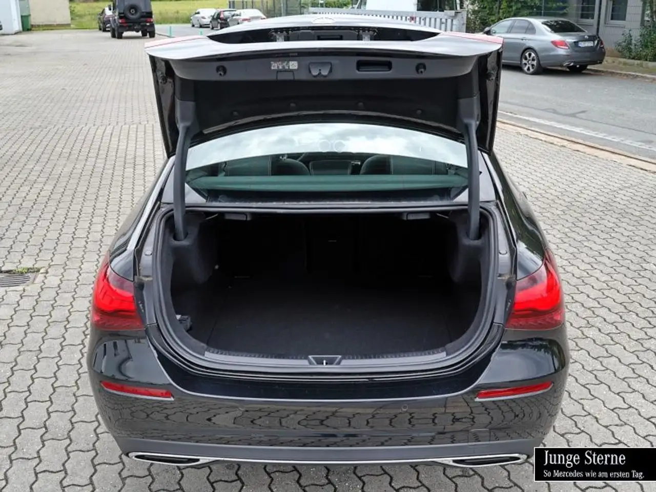 Mercedes-Benz A 180 LIMO PROG-ADV+ PANO+AMBIENTE+KAM+WINTER+KE — Vehicle gallery 18