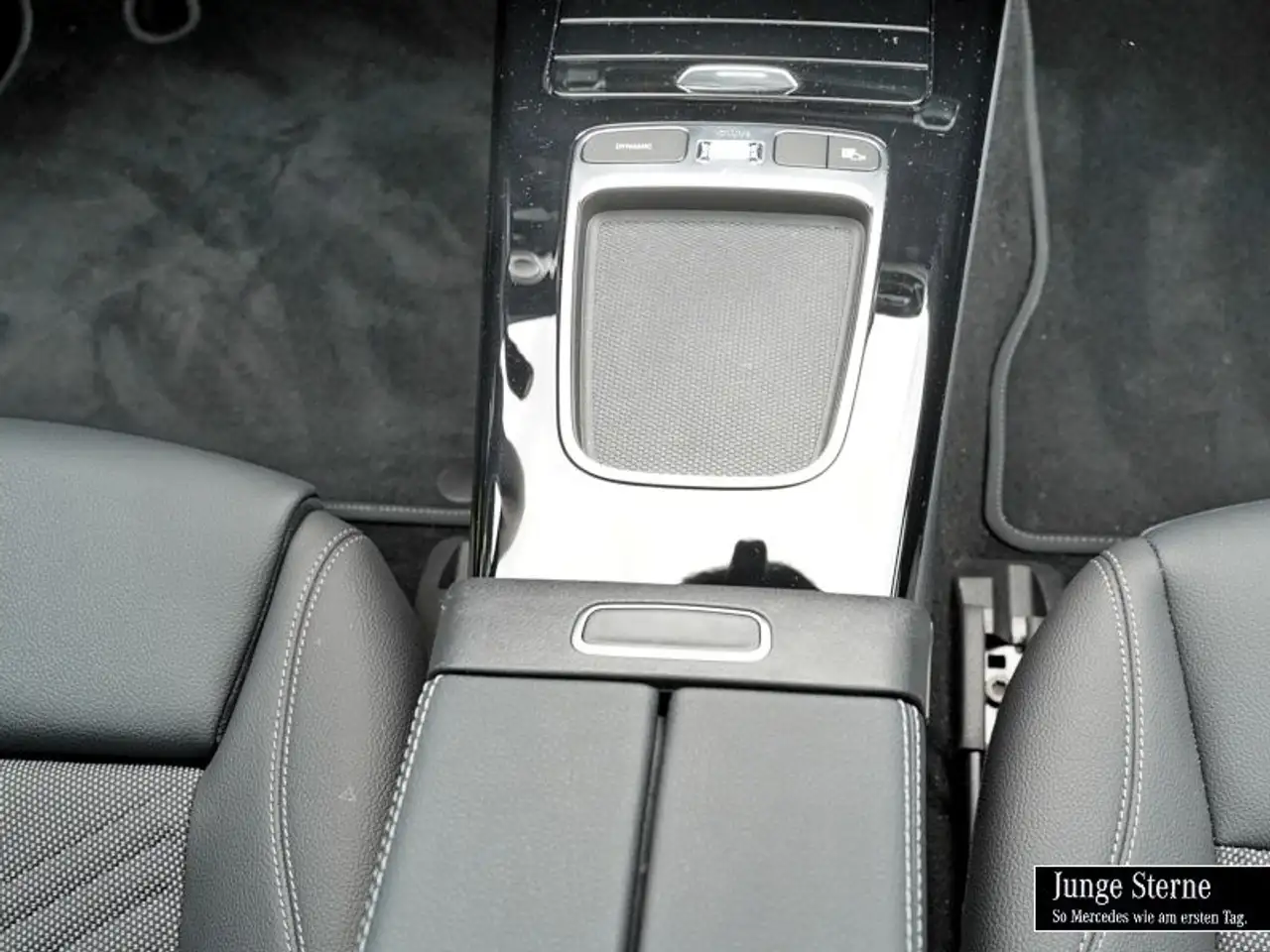 Mercedes-Benz A 180 LIMO PROG-ADV+ PANO+AMBIENTE+KAM+WINTER+KE — Vehicle gallery 11