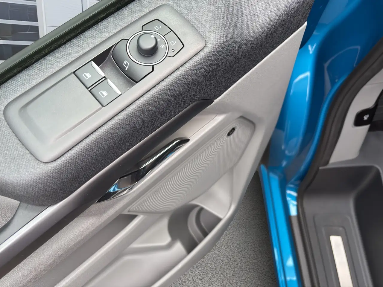 Ford Tourneo Custom Elektro eMotor 340 L1 #Sport #RWD #sofort — Vehicle gallery 12