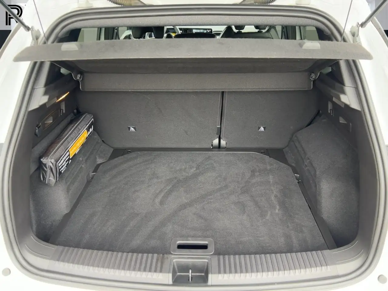 Renault Austral TECHNO E-TECH FULL HYBRID 200 RÜCKFAHRKAMERA — معرض صور السيارة 21