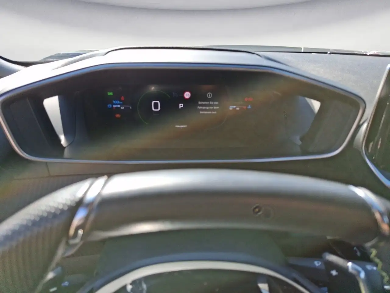 Peugeot 2008 PureTech 130 EAT8 GT Bluetooth PDC Klima DP — Galería del vehículo 10