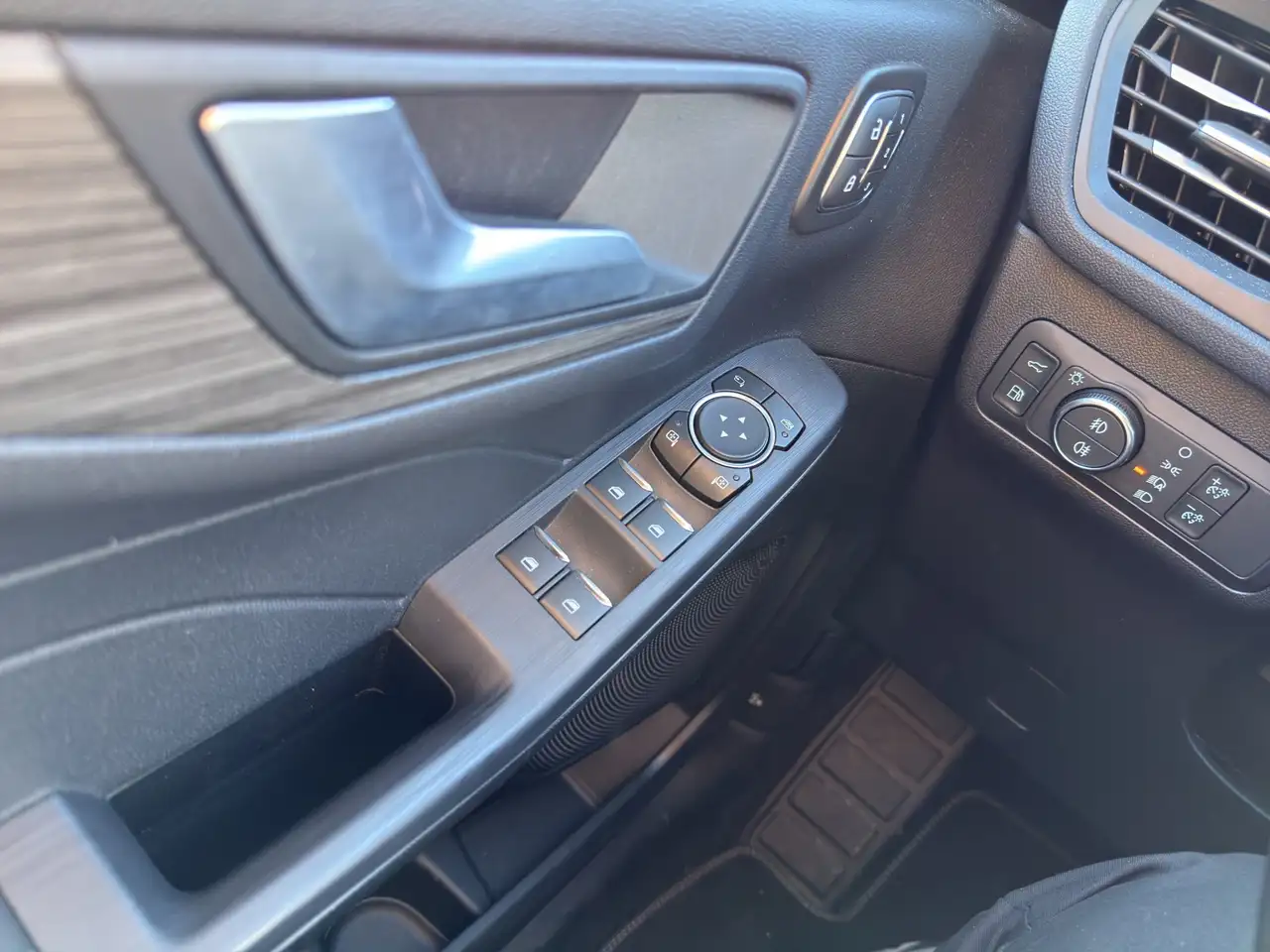 Ford Kuga Active X 2.5 Duratec PHEV *ACC*LED*NAVI* — معرض صور السيارة 14