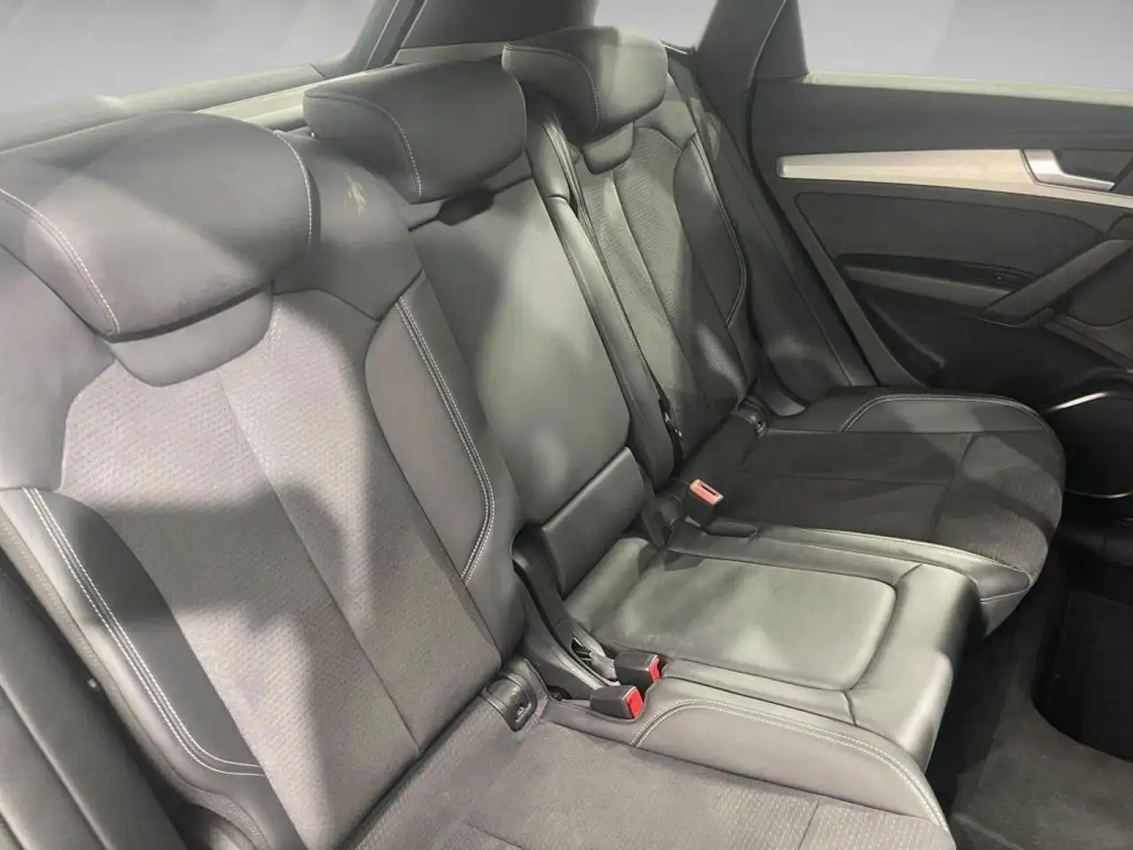 Audi Q5 Sportback 40 TDI quattro-ultra S line S tronic 150 — Galerie du véhicule 8