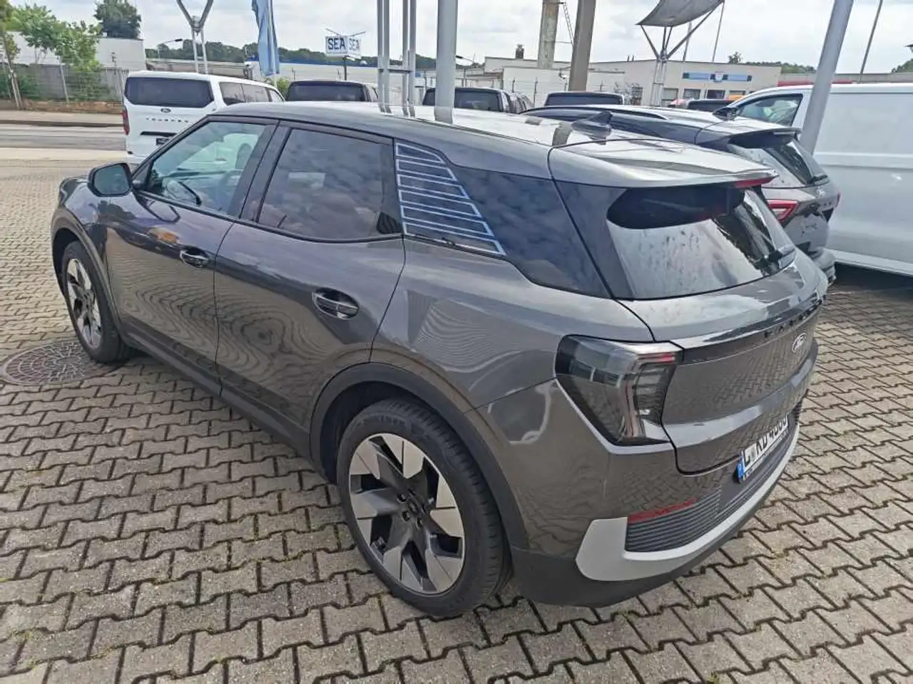 Ford Explorer Premium AWD VOLL 79kW PANO W-PUMPE MASSAGE B&O MAT — معرض صور السيارة 5