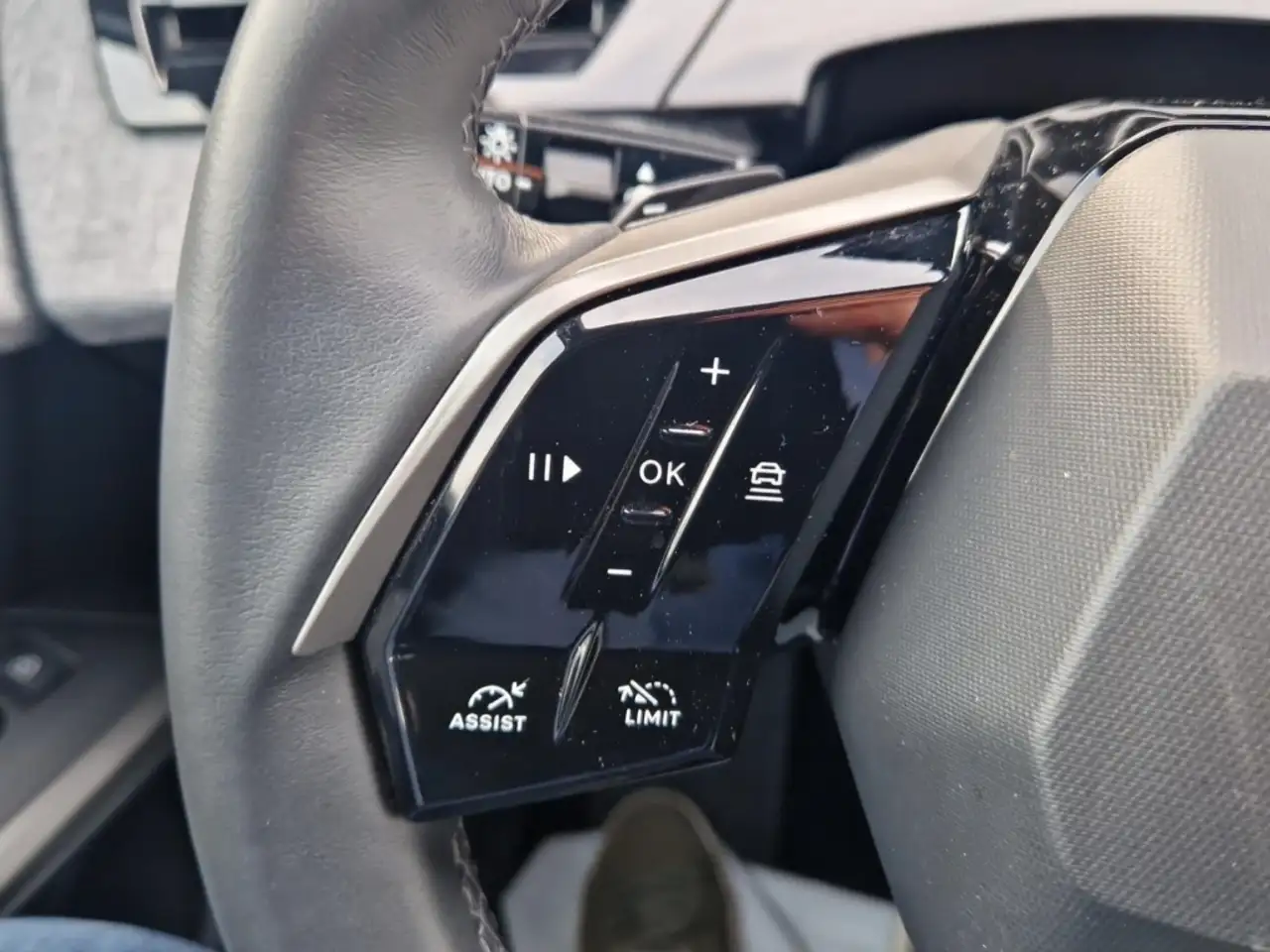 Peugeot 3008 Hybrid 145 e-DSC6 Allure /Navi/LED/ACC — معرض صور السيارة 20