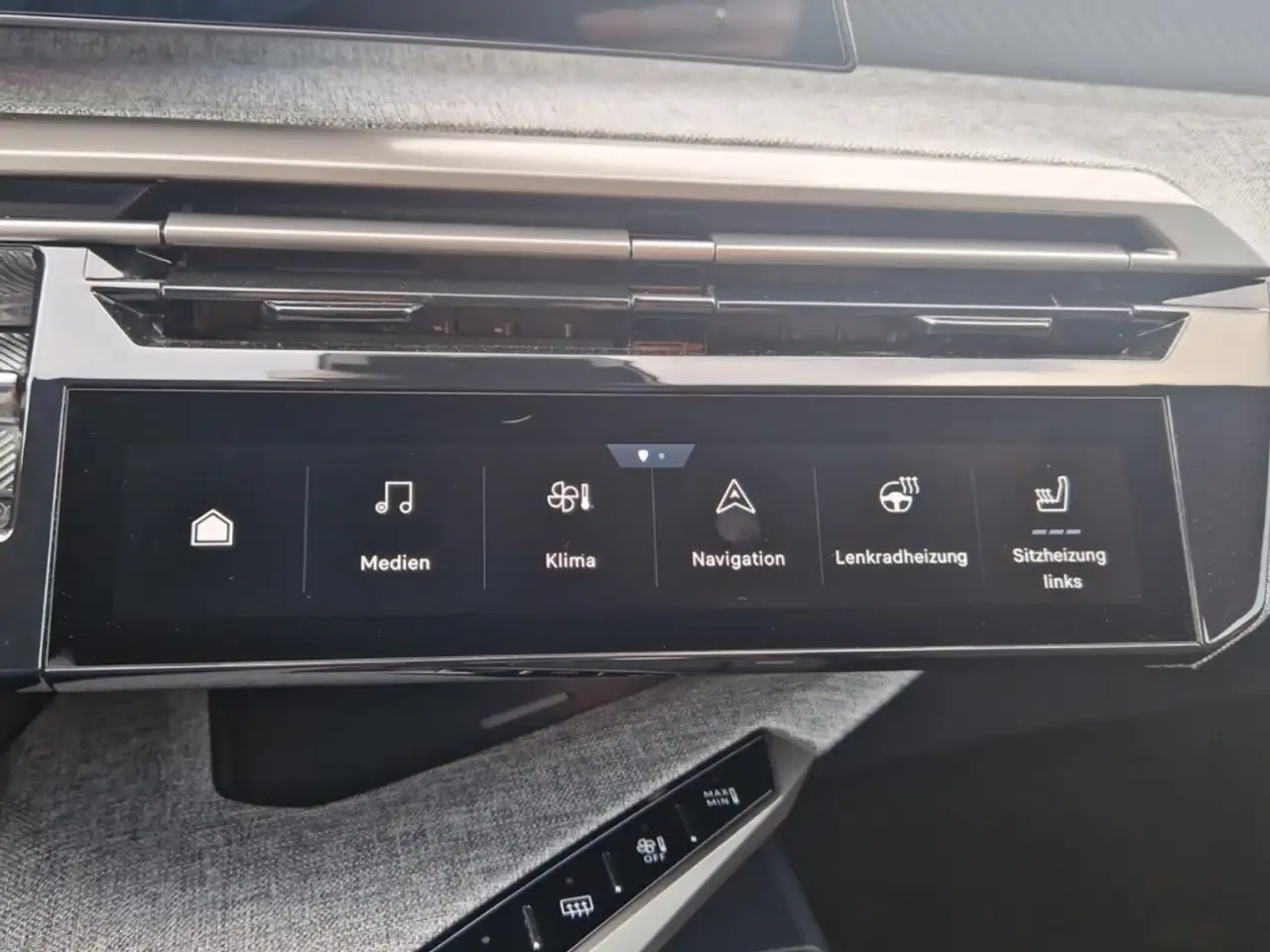 Peugeot 3008 Hybrid 145 e-DSC6 Allure /Navi/LED/ACC — معرض صور السيارة 17