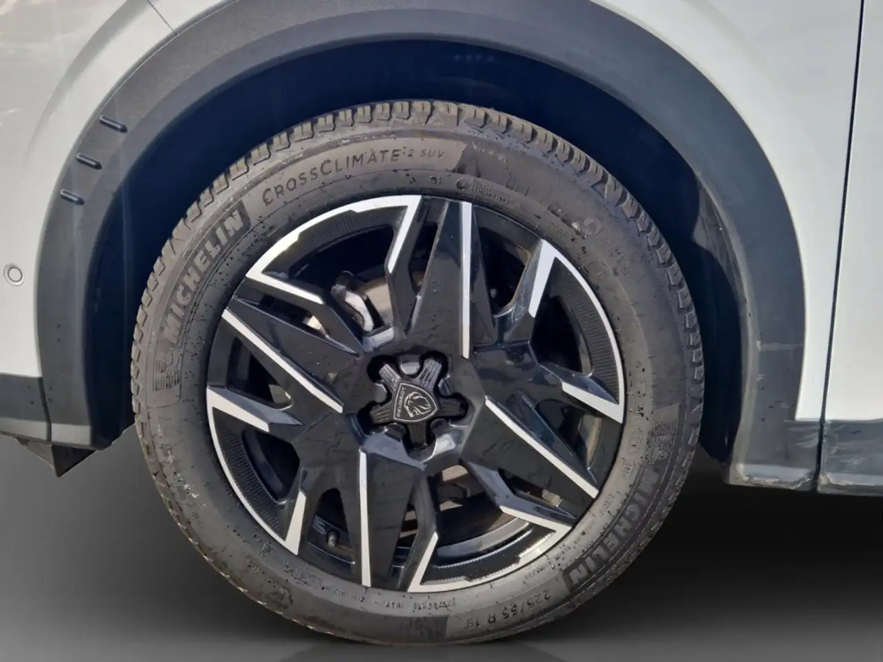 Peugeot 3008 Hybrid 145 e-DSC6 Allure /Navi/LED/ACC — معرض صور السيارة 25