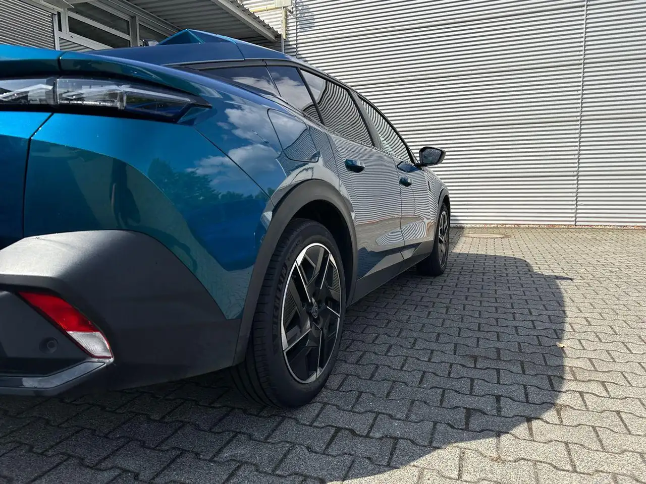 Peugeot 408 „408 GT EAT8 Nappa/NAVI/SHZ/360°/LHZ/ACC/SD“ — Galerie du véhicule 4