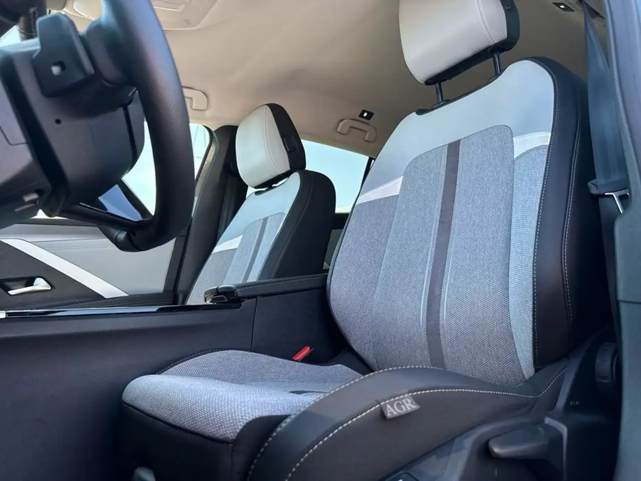 Opel Astra 1.2 Turbo Automatik Elegance — Galería del vehículo 24