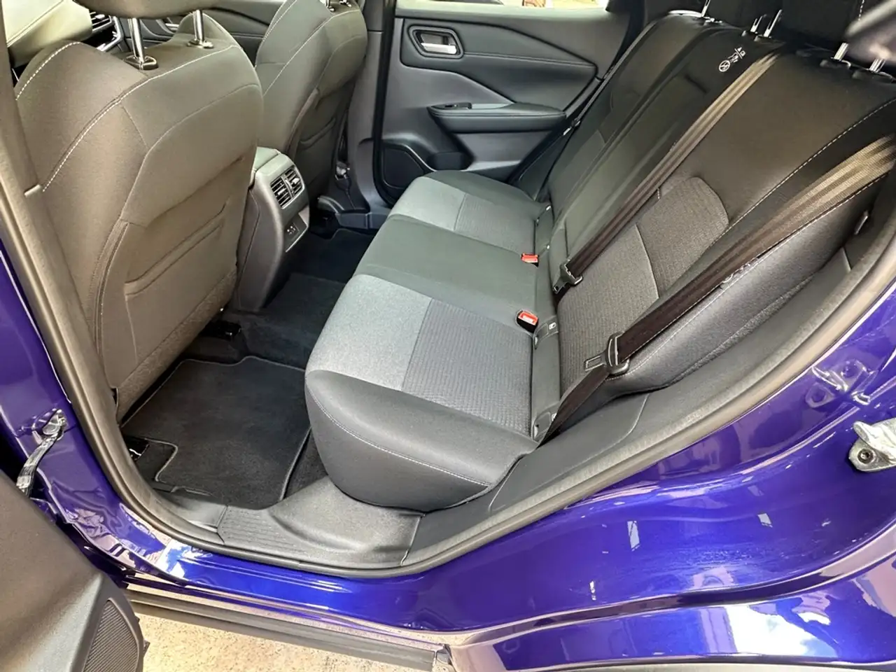 Nissan Qashqai 1.3 DIG-T mHEV 12V N-Connecta 4x2 103kW — معرض صور السيارة 18