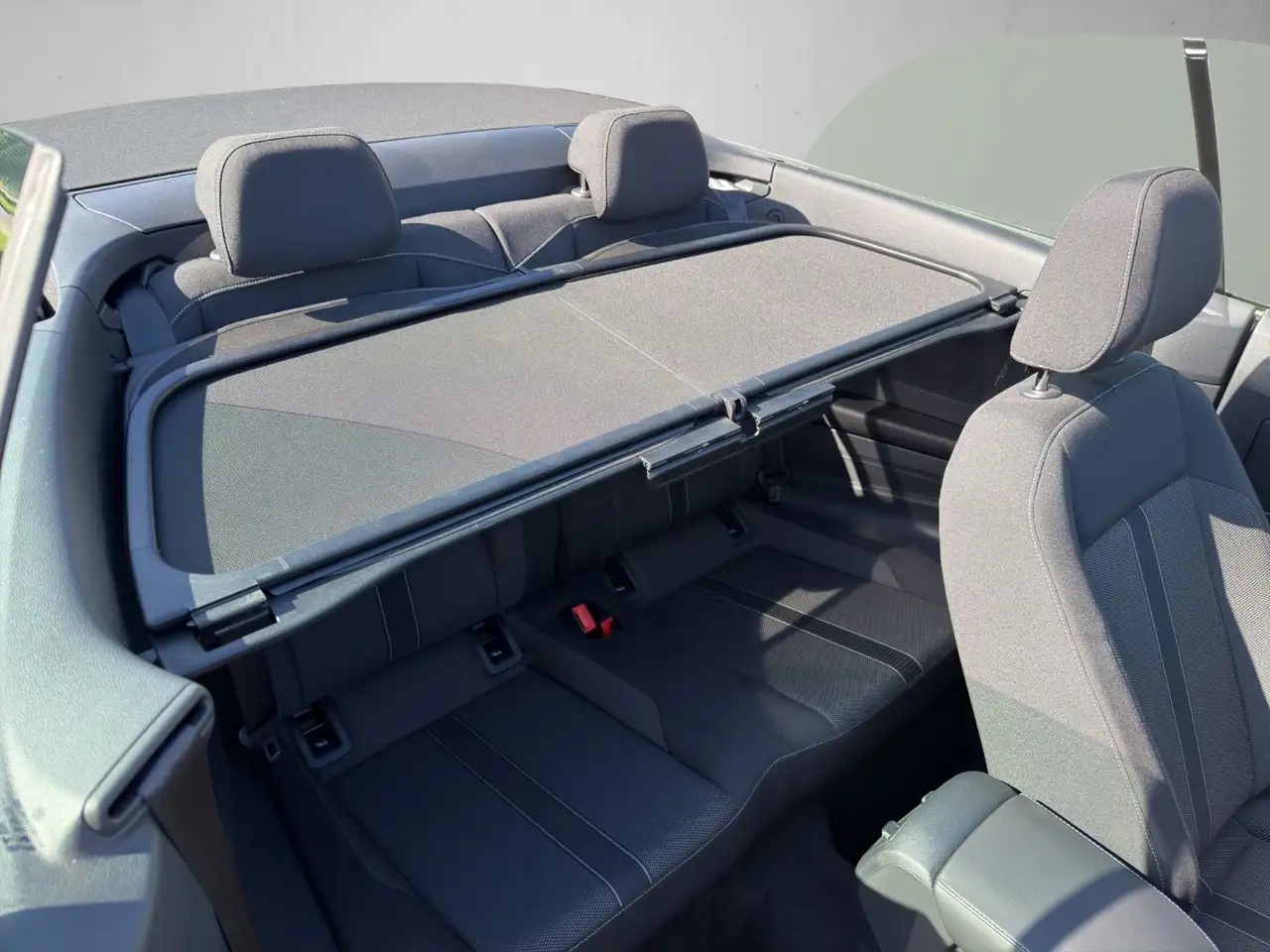 Volkswagen T-Roc Cabriolet Style*ACC*NAVI*Garantie*8200KM* — Galerie du véhicule 15