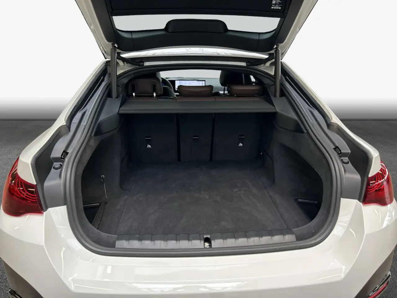 BMW i4 eDrive40 Gran Coupe HiFi* LED* SHZ* Gladach* — معرض صور السيارة 9
