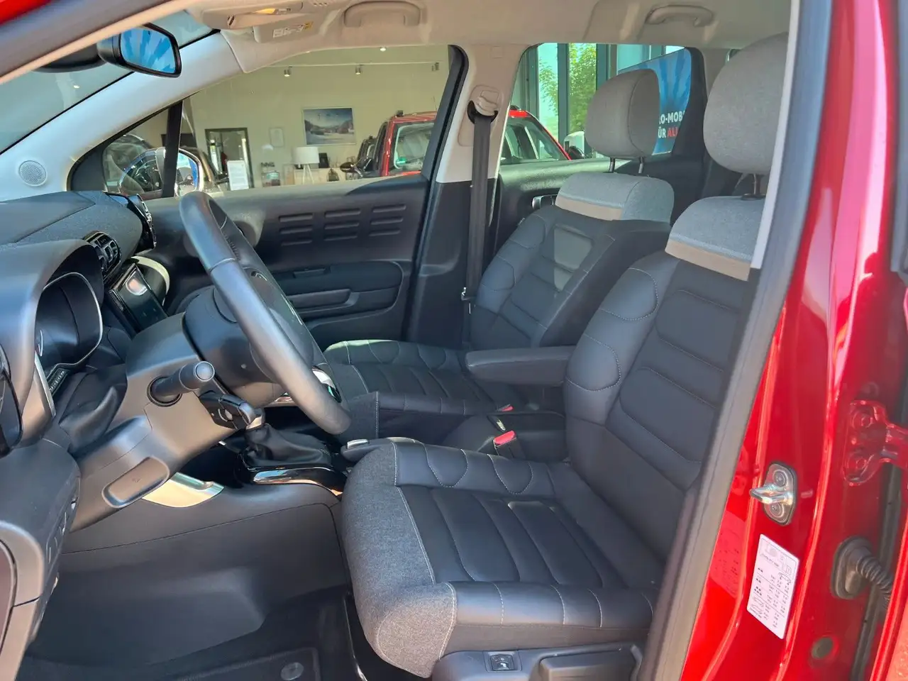 Citroen C3 Aircross PureTech 130 EAT6 Max — Galería del vehículo 5