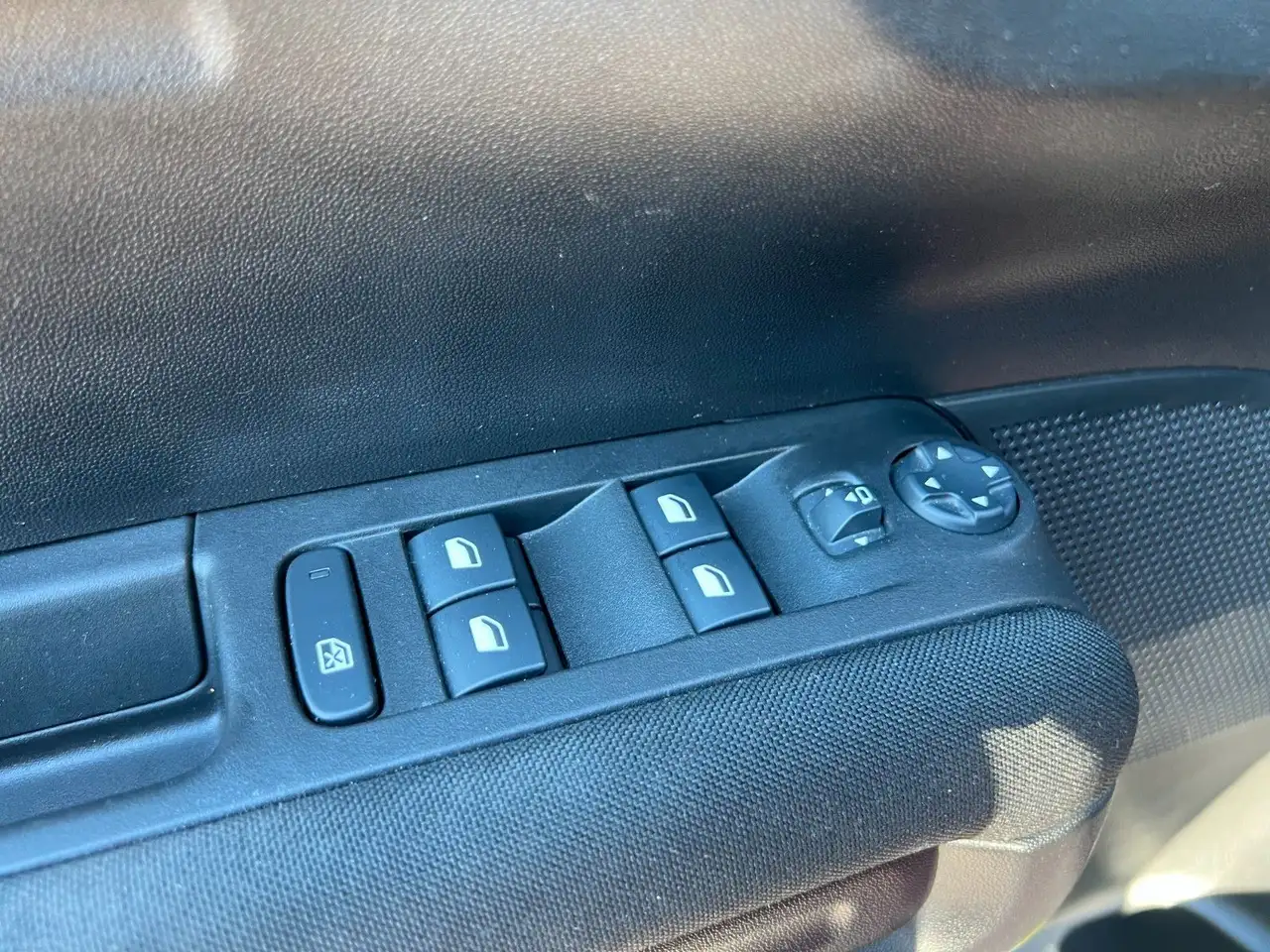 Citroen C3 Aircross PureTech 130 EAT6 Max — Galería del vehículo 9