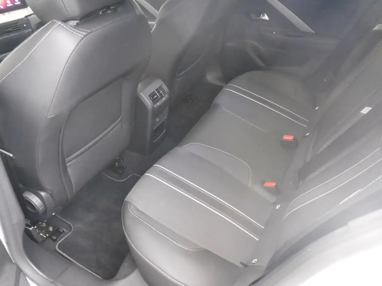 Opel Astra Sports Tourer GS mit Anhängerkupplung, Automatik — معرض صور السيارة 13
