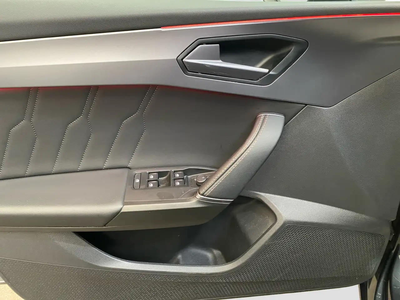 CUPRA Leon Sportstourer 2.0 TSI DSG VZ 4Drive ACC — معرض صور السيارة 14