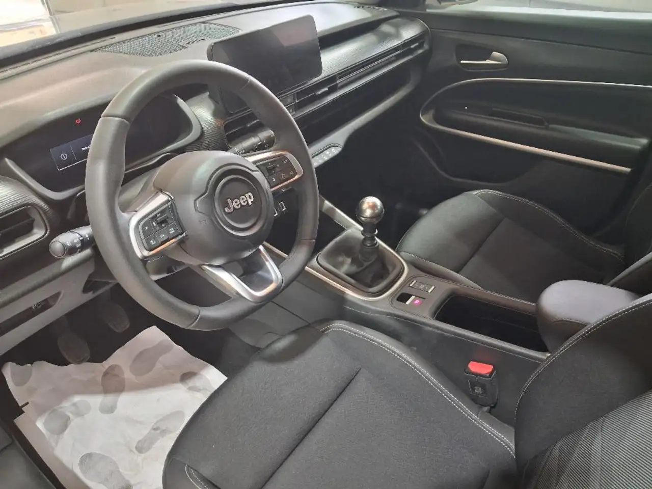 Jeep Avenger 1.2 G 74KW ALTITUDE 5P — Vehicle gallery 16