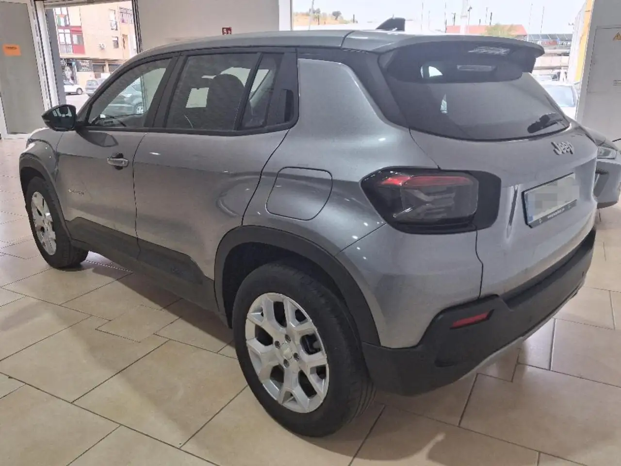 Jeep Avenger 1.2 G 74KW ALTITUDE 5P — Vehicle gallery 4