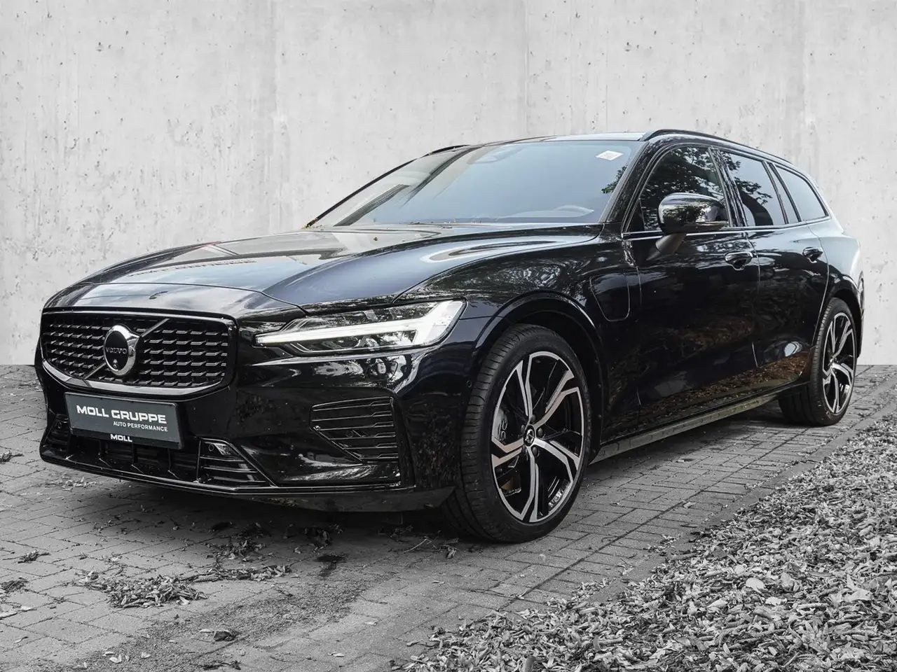 Volvo V60 T8 AWD Plus Dark Plug-in Hybrid PANO 19ZOLL — معرض صور السيارة 2