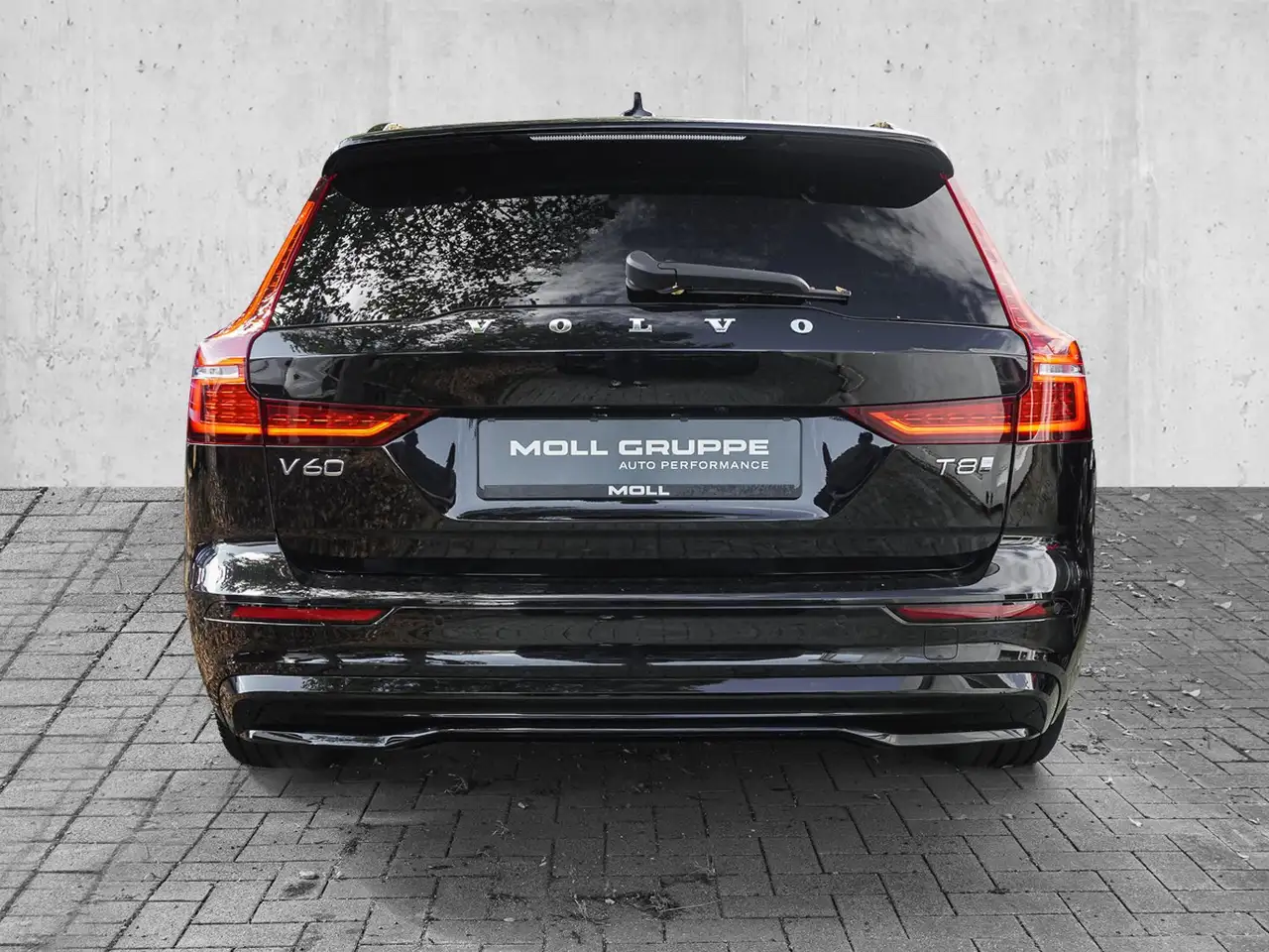 Volvo V60 T8 AWD Plus Dark Plug-in Hybrid PANO 19ZOLL — معرض صور السيارة 5
