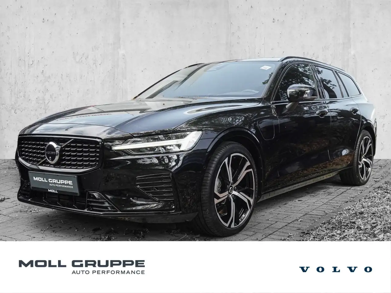 Volvo V60 T8 AWD Plus Dark Plug-in Hybrid PANO 19ZOLL — Düsseldorf