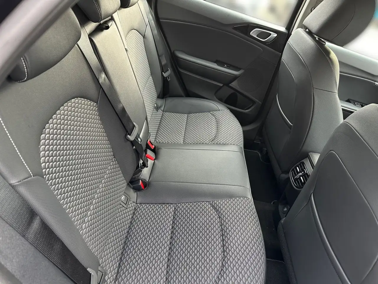 Kia XCeed | 1.0T | Vision | LED | ABS | 18 Zoll LM | — معرض صور السيارة 16