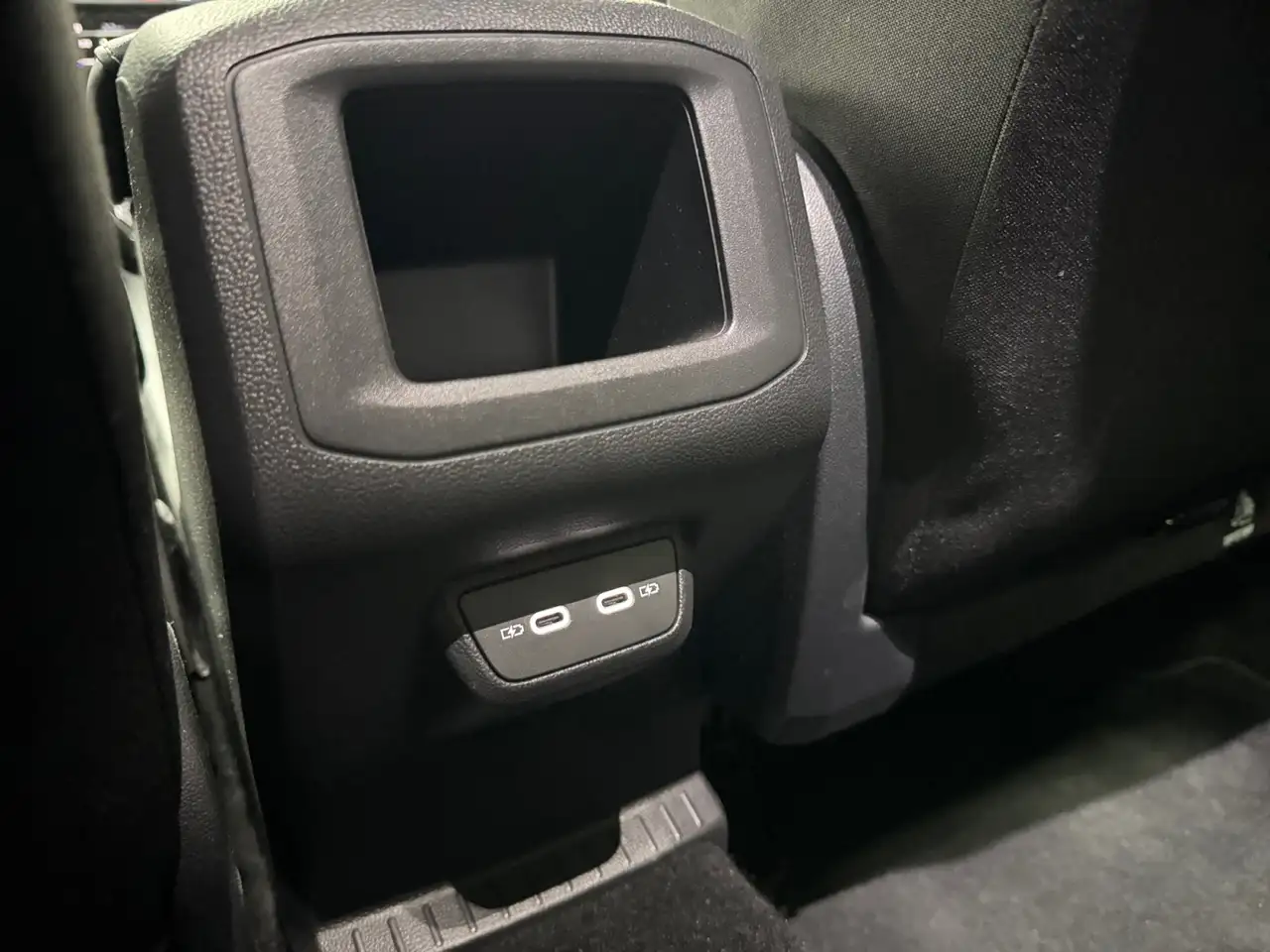 Volkswagen T-Cross 1.5 TSI DSG R-Line AHK LED Navi Kamera — Galerie du véhicule 16