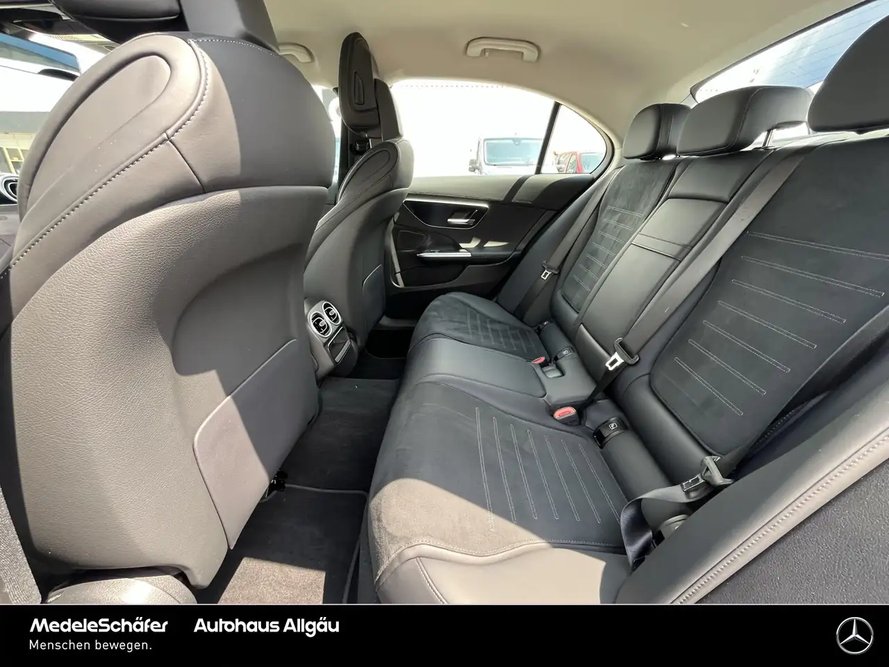 Mercedes-Benz C 300 C 300 e AMG Premium 18" D-Light 360° KeylessGO — معرض صور السيارة 17