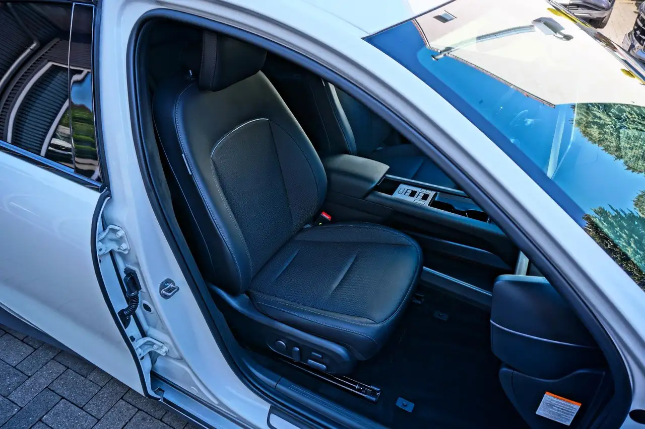 Hyundai IONIQ 6 UNIQ 360° Belüf 4xSH ACC HDA2.0 BOSE LED — Galería del vehículo 27