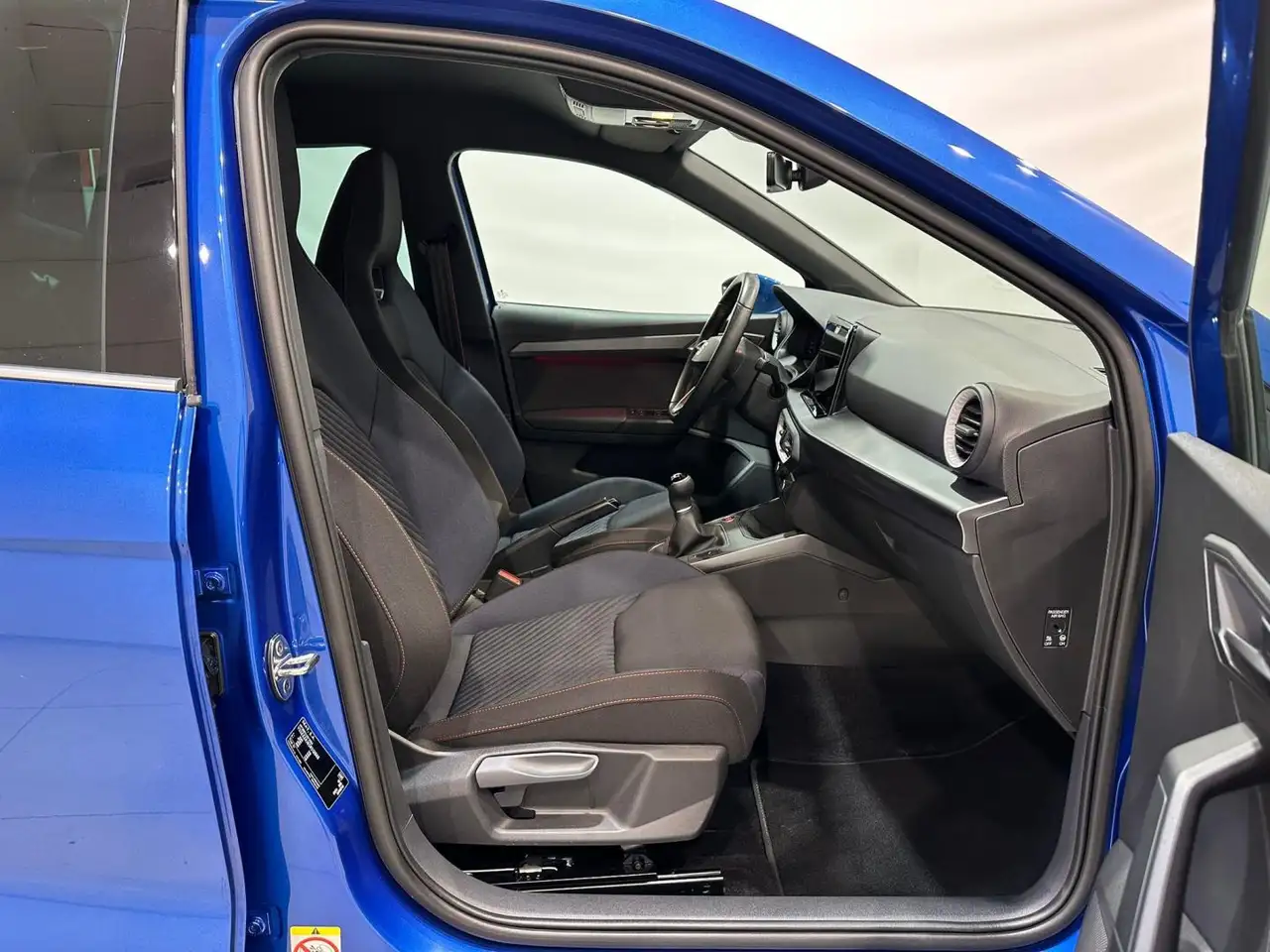 SEAT Arona 1.0 TSI 85kW (115CV) FR Special Edition — Galerie du véhicule 5