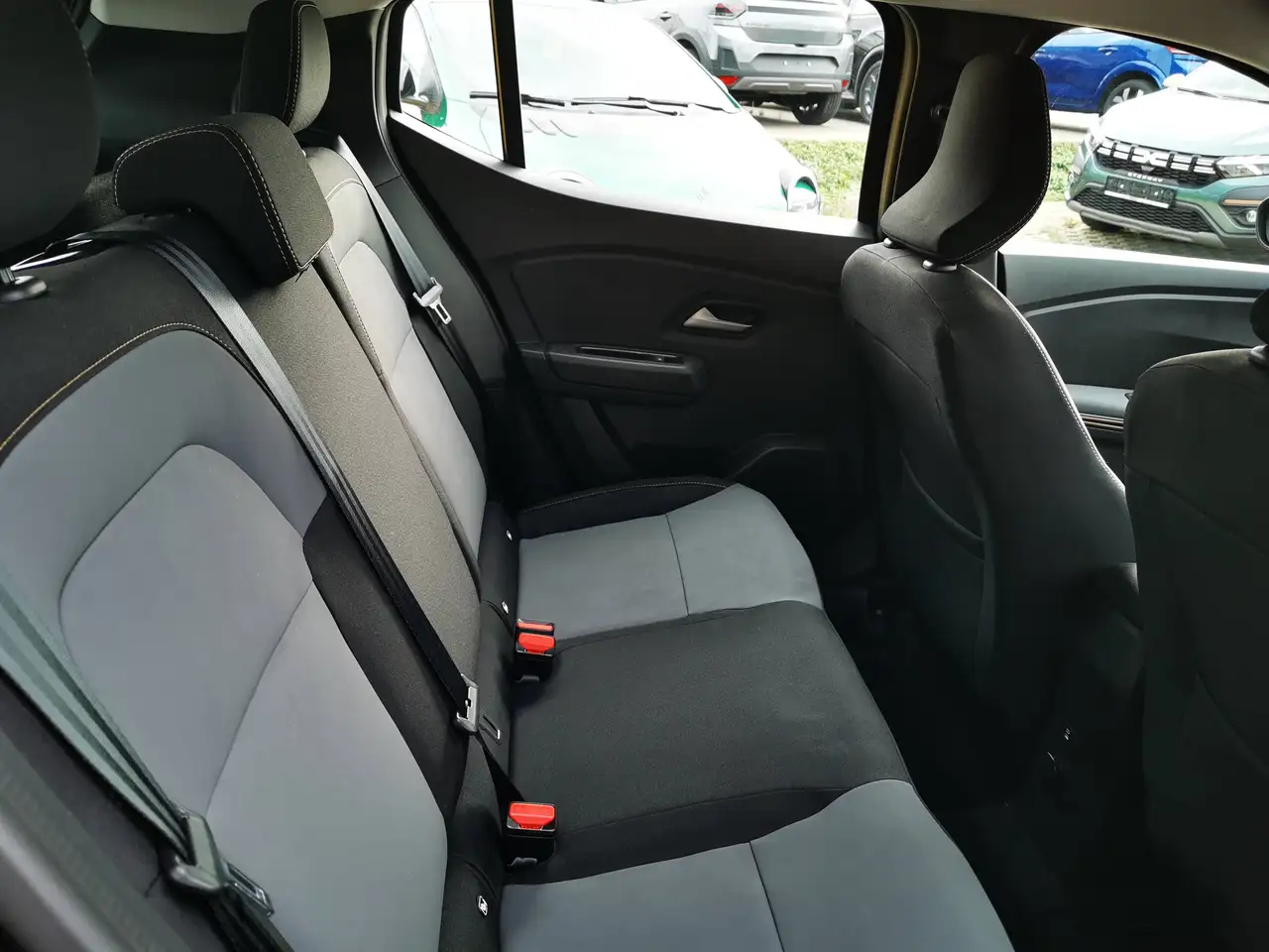 Dacia Sandero Stepway TCe 110 Extreme+ | Vollausstattung in Super Zustand! — معرض صور السيارة 32
