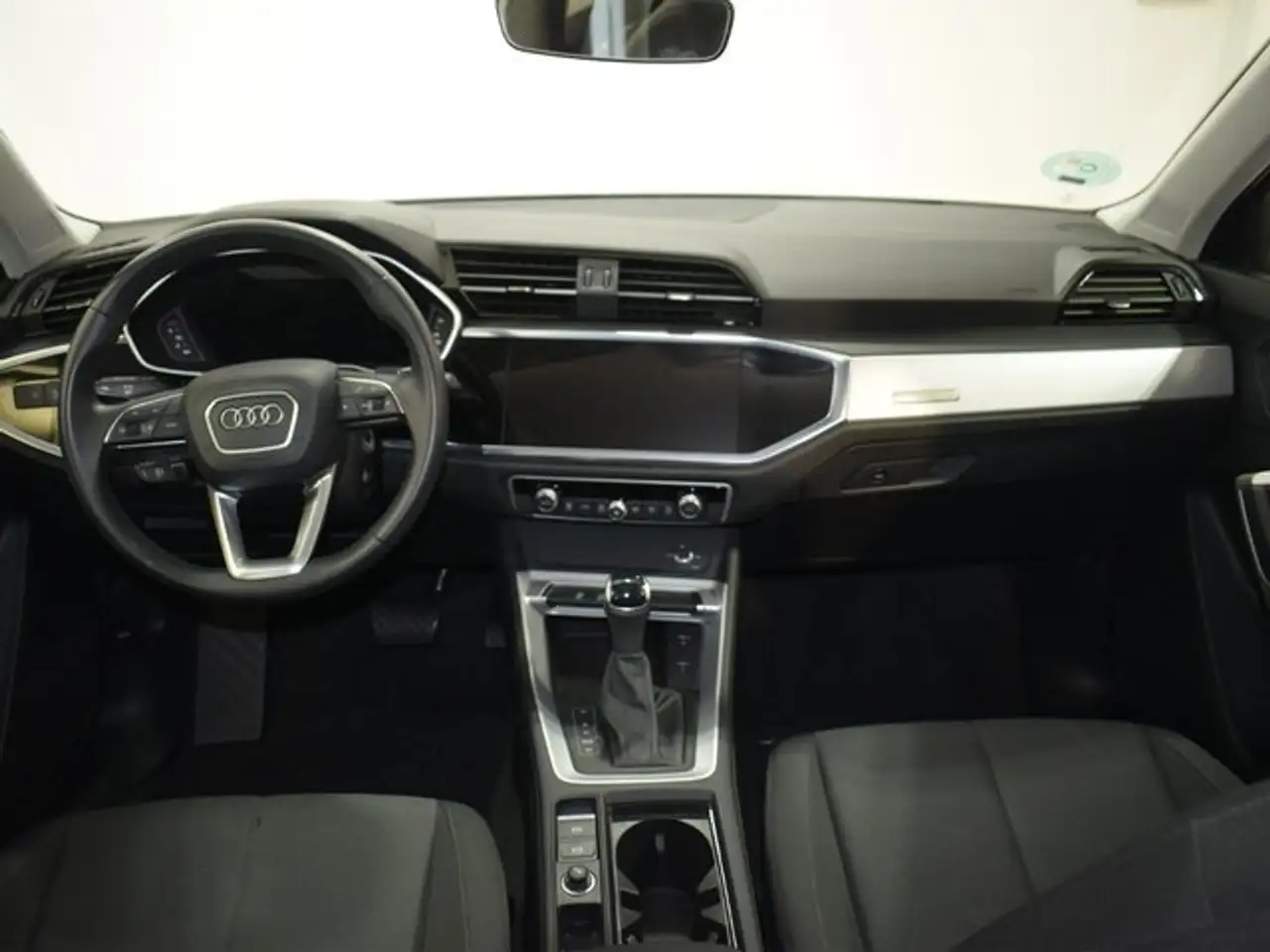 Audi Q3 35 TDI Advanced S tronic 110kW — Galerie du véhicule 9