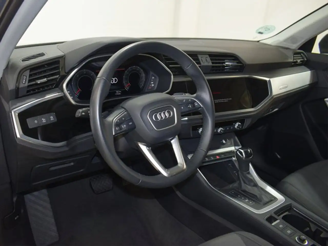 Audi Q3 35 TDI Advanced S tronic 110kW — Galerie du véhicule 8