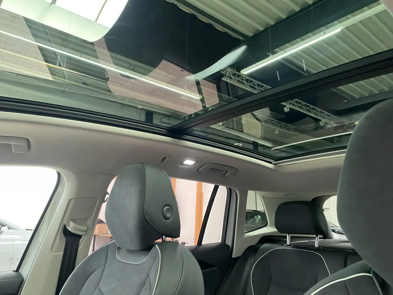 Volkswagen Tiguan 1.5 eTSI Elegance DSG — Galería del vehículo 21
