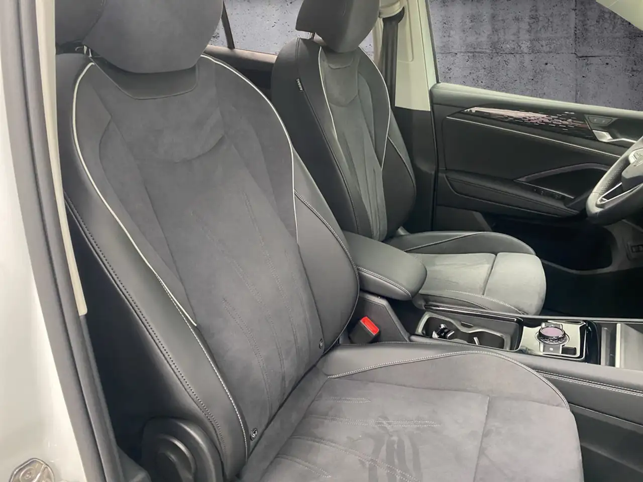 Volkswagen Tiguan 1.5 eTSI Elegance DSG — Galería del vehículo 12