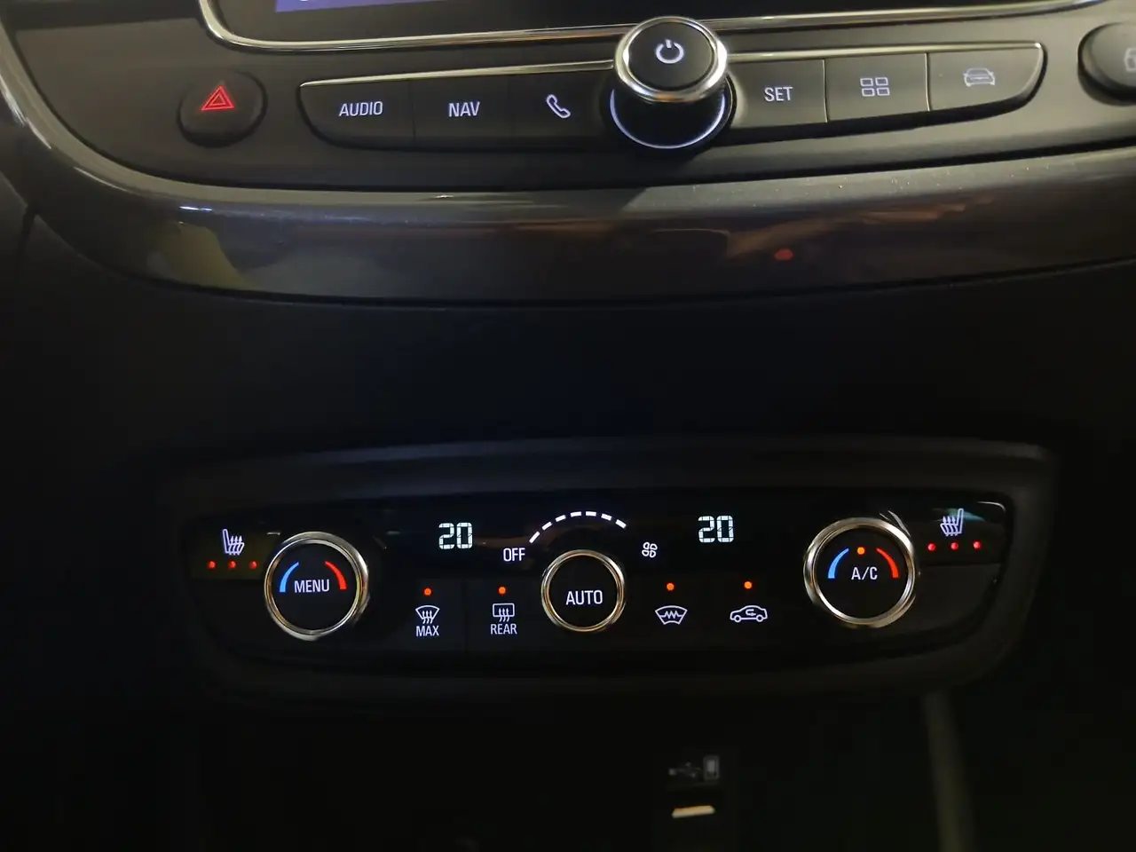 Opel Crossland 1.2T Navi+Tempomat+Rückfahrkamera — Galería del vehículo 14