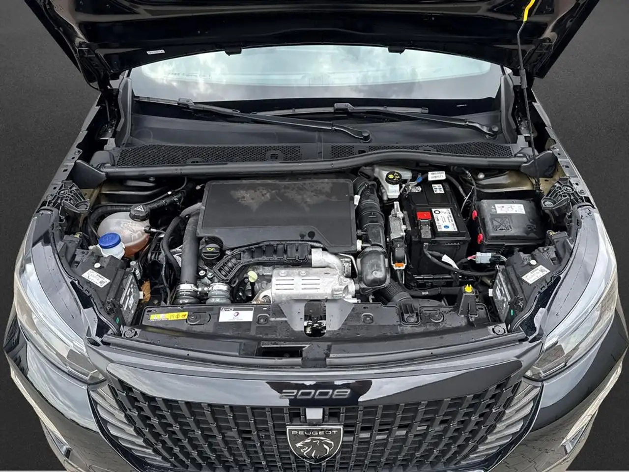 Peugeot 2008 Neuer 2008 GT PureTech 130 EAT8 — معرض صور السيارة 8