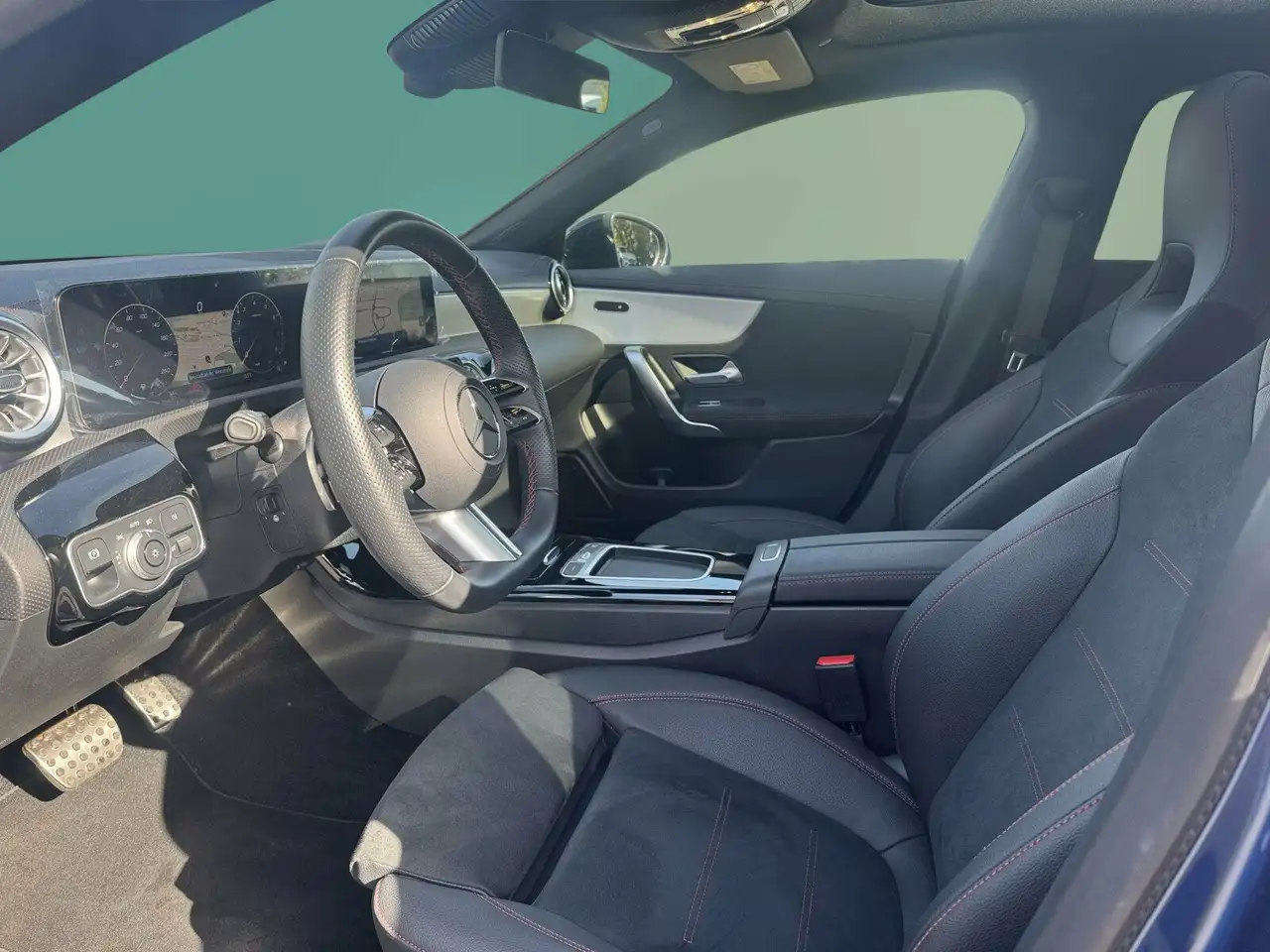 Mercedes-Benz CLA 200 CLA 200 AMG+PANO+DISTRO+360°+NIGHT+MLED+KEYLESS — Galería del vehículo 10