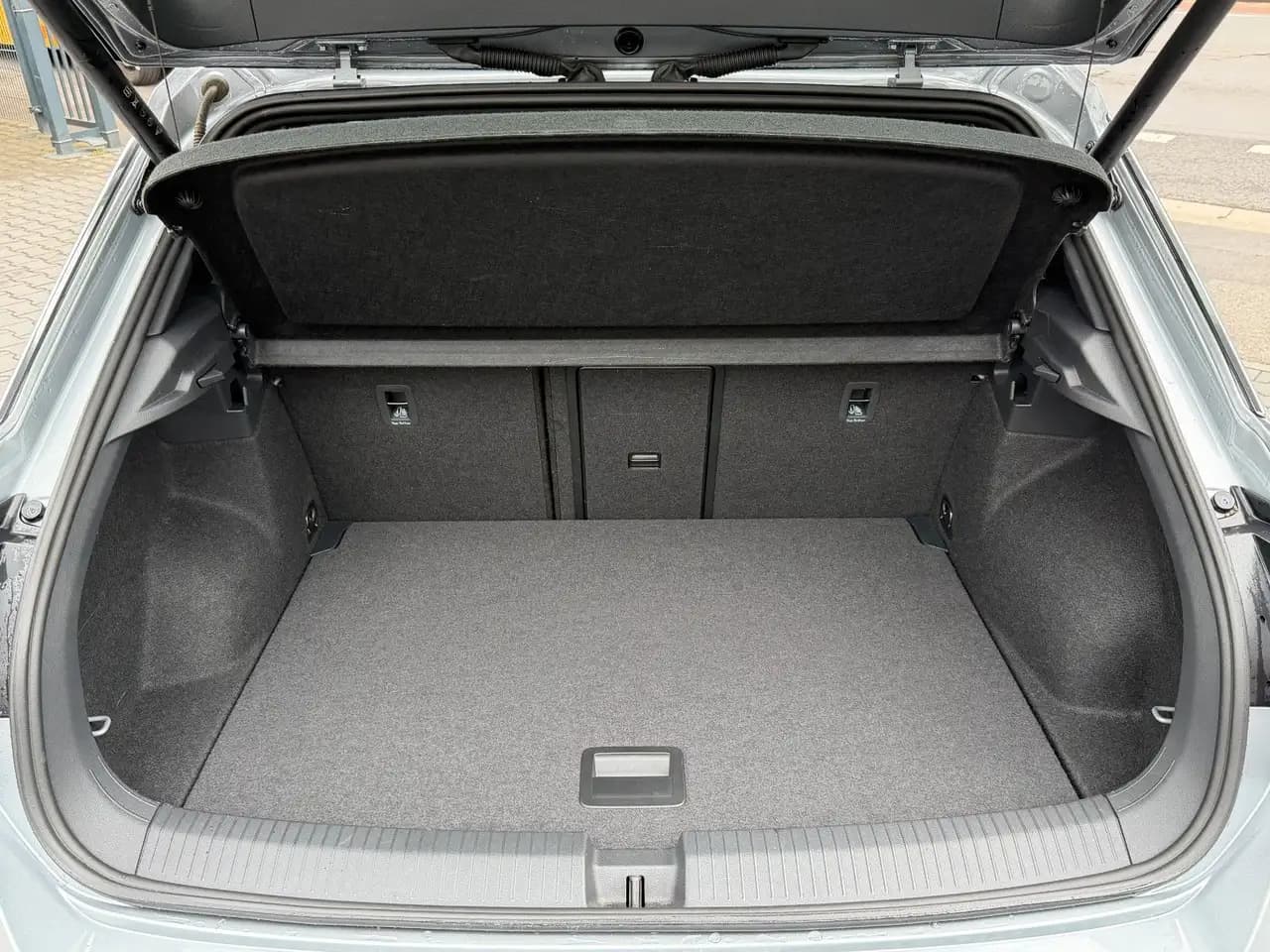 Volkswagen T-Roc R-Line 4Motion OPF 1 Hand - Panorama /// — معرض صور السيارة 21