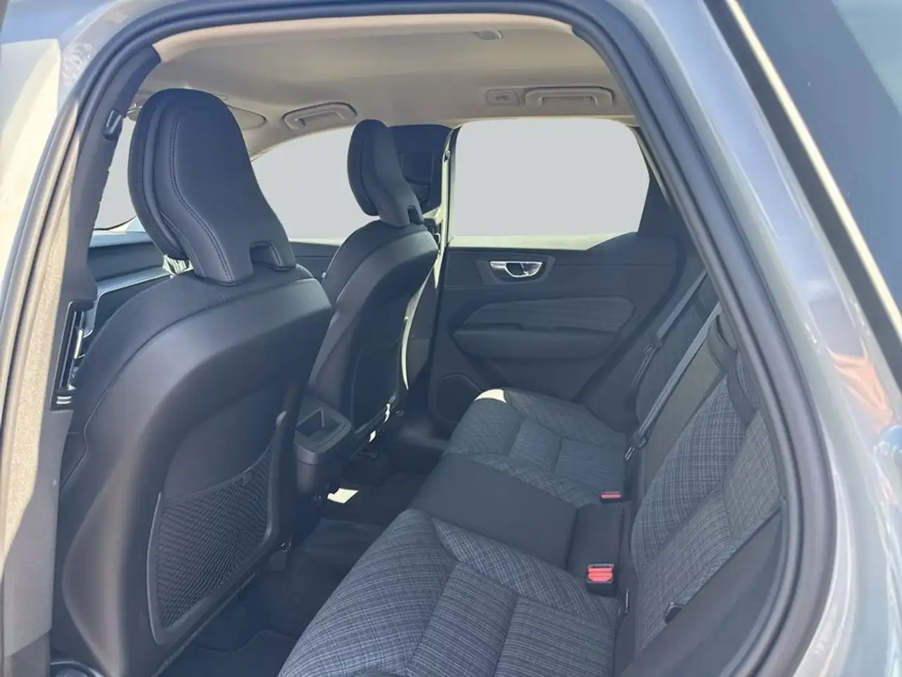Volvo XC60 XC60 B4 B Core — Vehicle gallery 10