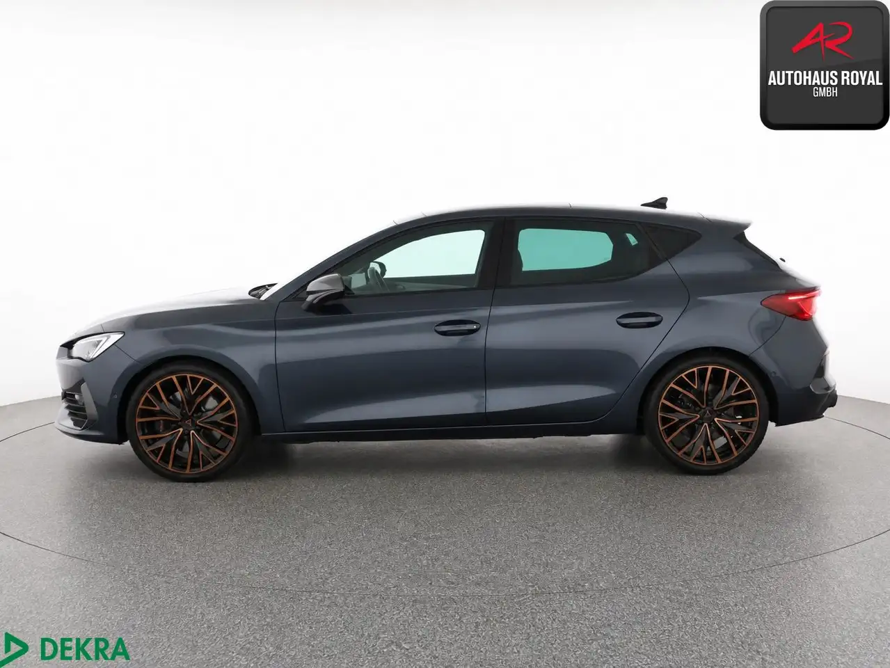 CUPRA Leon 2.0 TSI VZ PANO,MATRIX,BEATS,MEMORY,KESSY — معرض صور السيارة 2