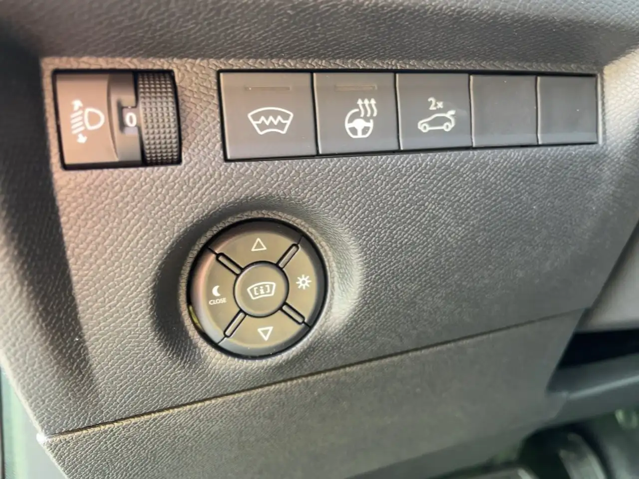 Citroen C4 X AT8 130 Max HUD/LED/Navi/SHZ/PDC/Kamera — Galerie du véhicule 17
