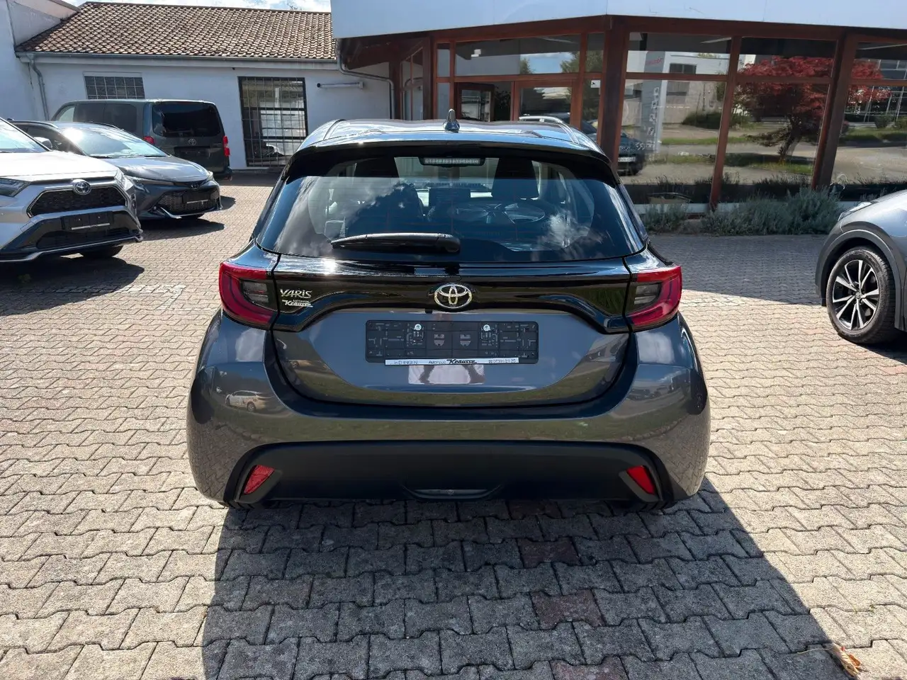 Toyota Yaris 1,5 "Active" 8-fach Bereift — Galería del vehículo 8