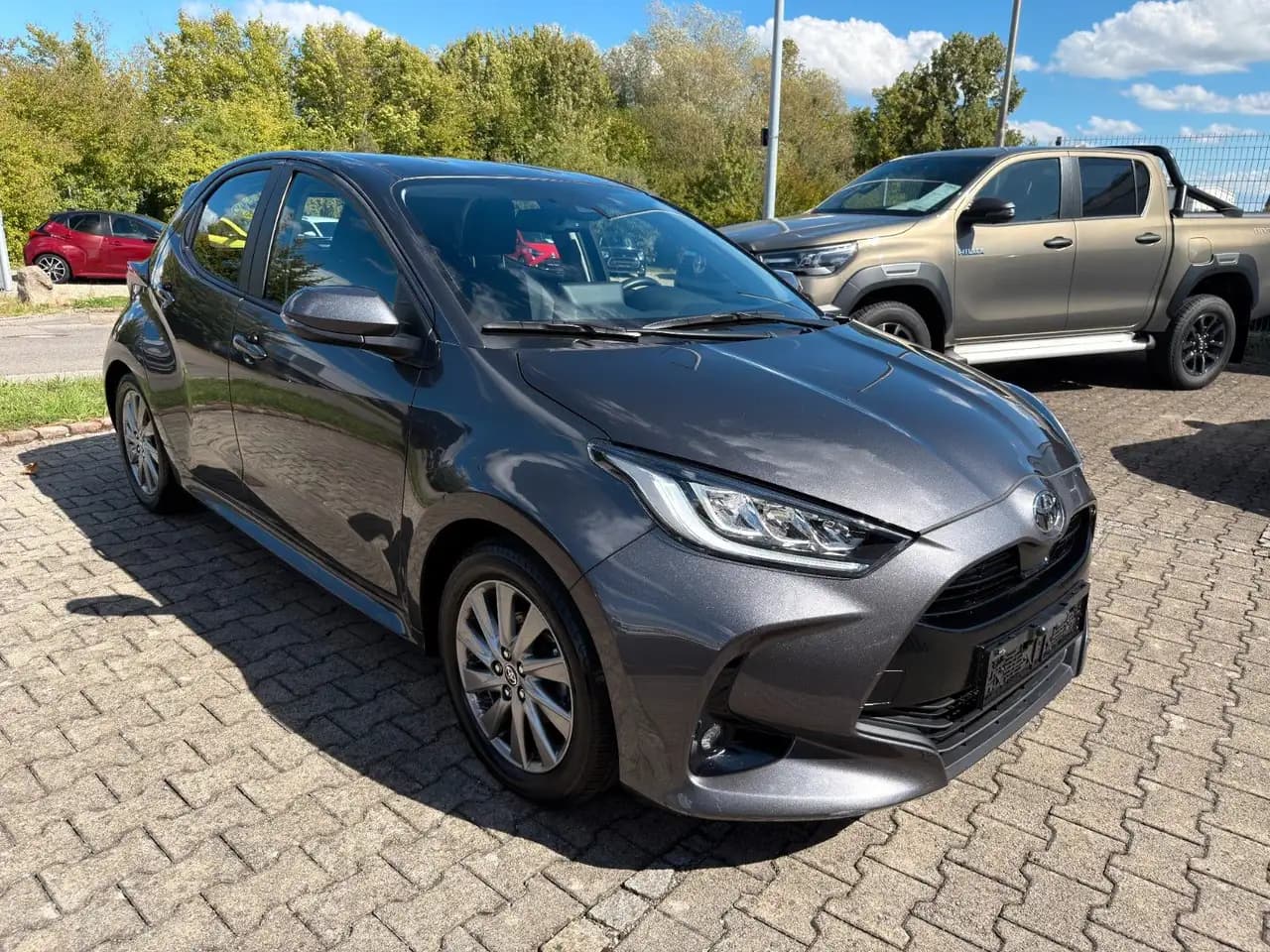 Toyota Yaris 1,5 "Active" 8-fach Bereift — Galería del vehículo 3