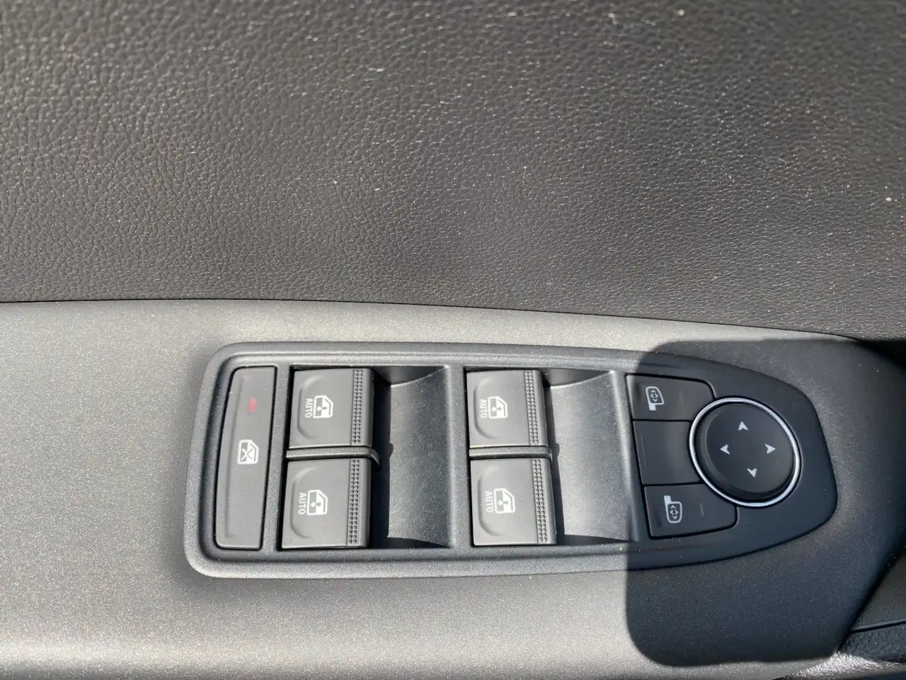 Renault Captur II 1.0 TCe 90 Equilibre LED*SHZ*PDC*LED — معرض صور السيارة 15